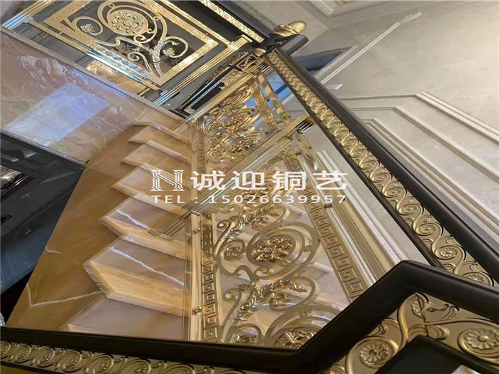 帝皇尊柱